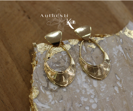 Les authenti-Kin des bijoux dorés qui prônent la récup' et la résilience.