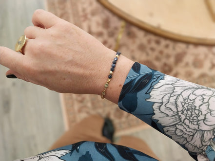 bracelet mood doré et saphirs