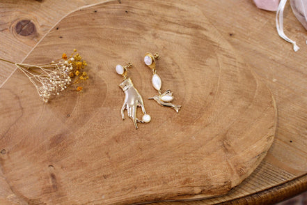 Idée cadeau bijou femme Boucles d'oreilles asymétriques de créateur féminine