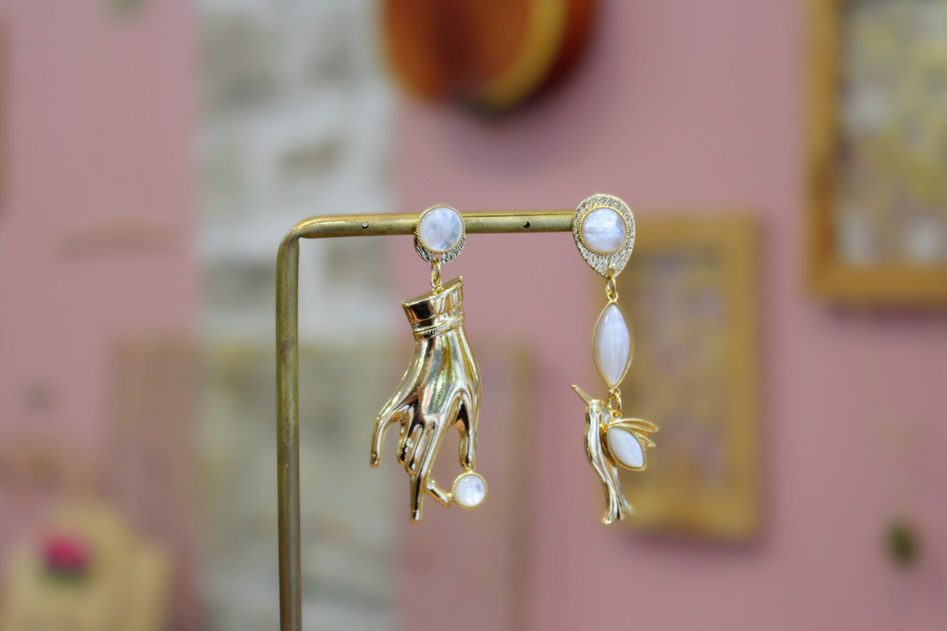 Idée cadeau bijou femme Boucles d'oreilles asymétriques féminine nacre