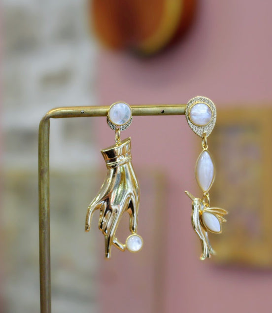 Idée cadeau bijou femme Boucles d'oreilles asymétriques féminine nacre