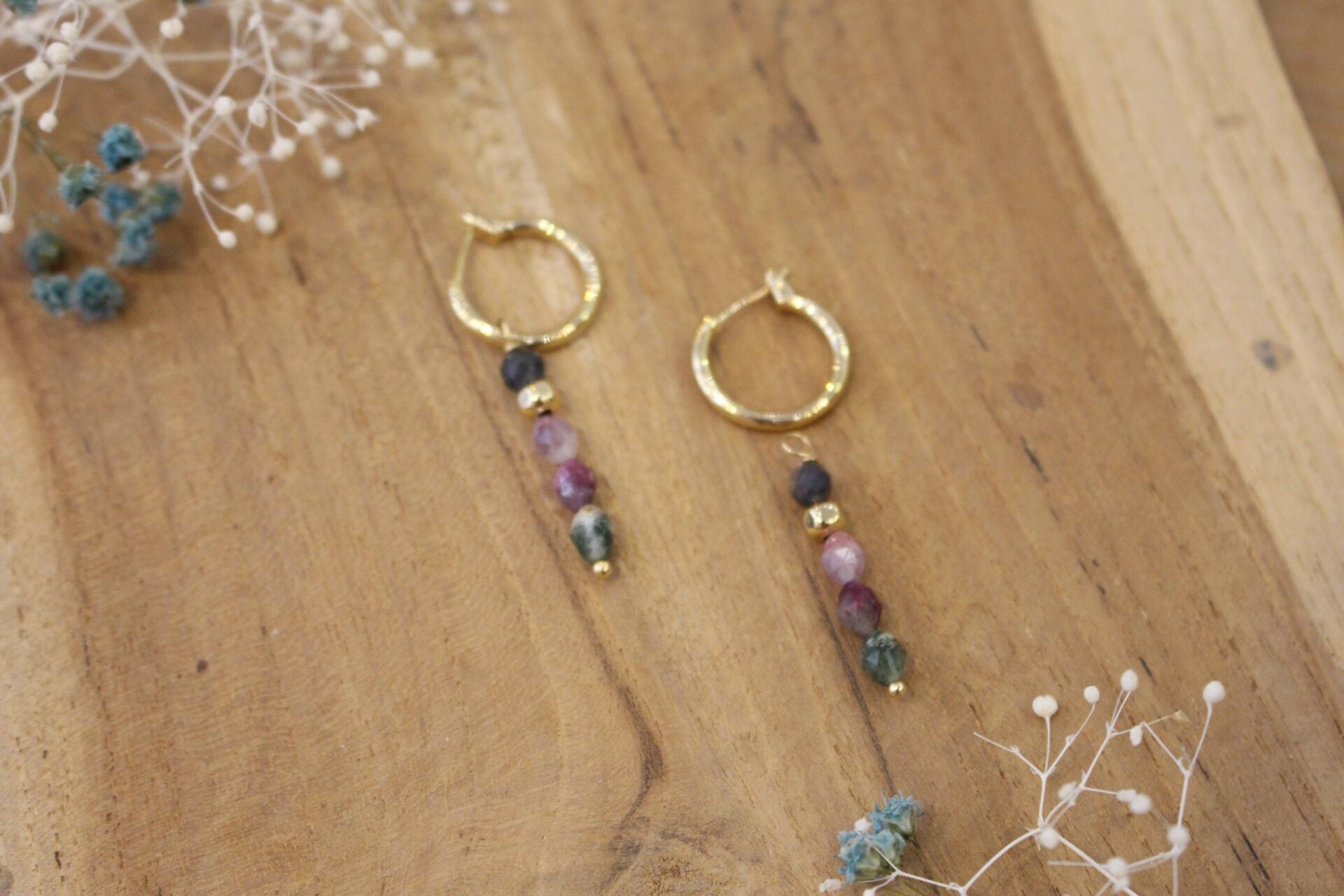 Bijou femme boucles d'oreilles dorées pendantes tourmaline