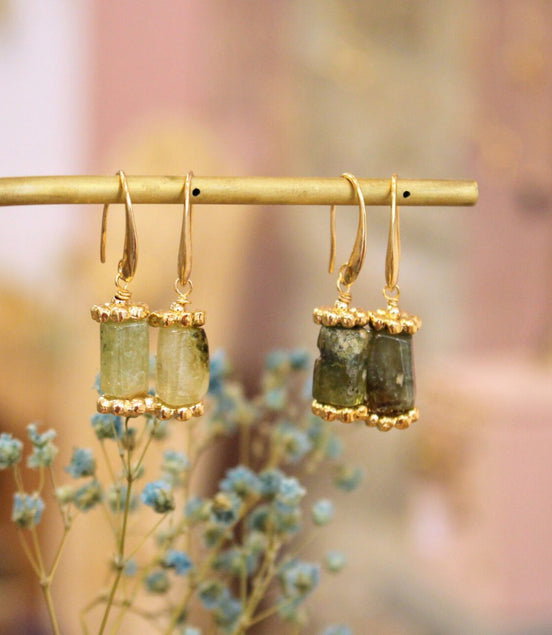 bijou femme boucles d'oreilles dorées grenat