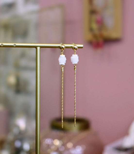 Boucles d'oreilles longues et élégantes doré et cristal de roche