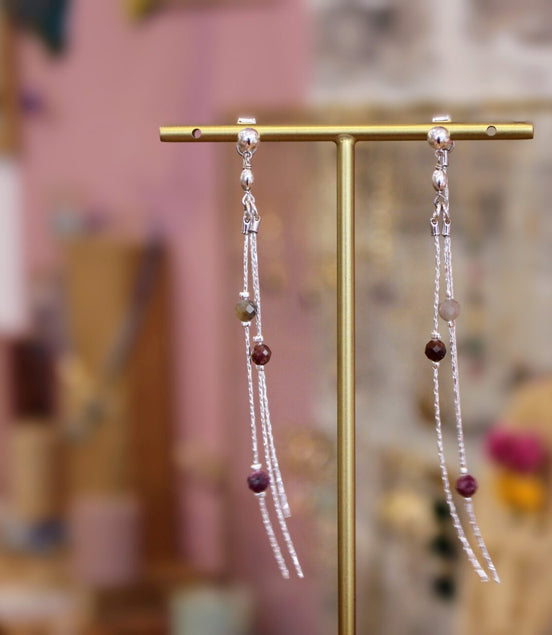Boucles d'oreilles longue POETIQUES saphirs multi