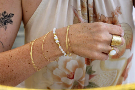 Bijou femme Bracelet doré femme pierre de lune et cristal de roche
