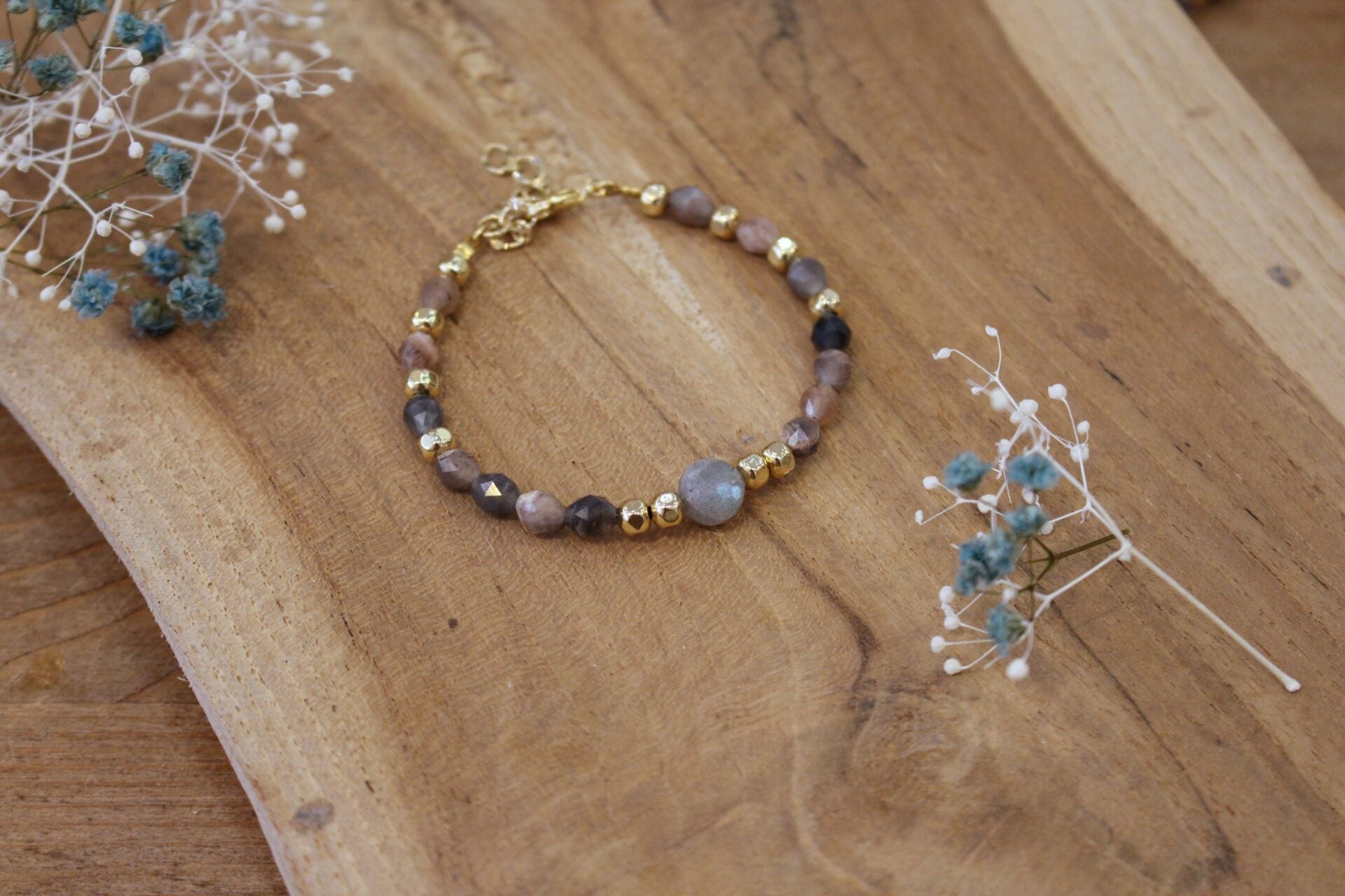 bijou femme Bracelet doré pierre de lune pêche et labradorite