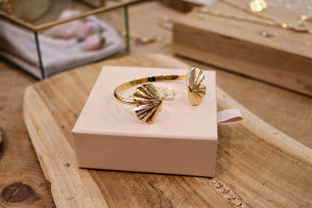 Idée cadeau bijou femme bracelet jonc doré gingko bijou mariage mariée invitée