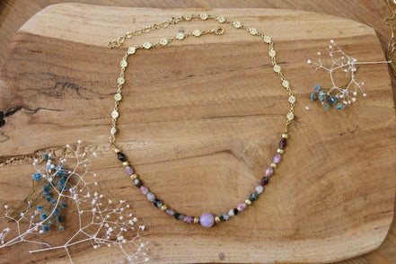 Bijou femme collier femme doré perles de saphir et tourmalines