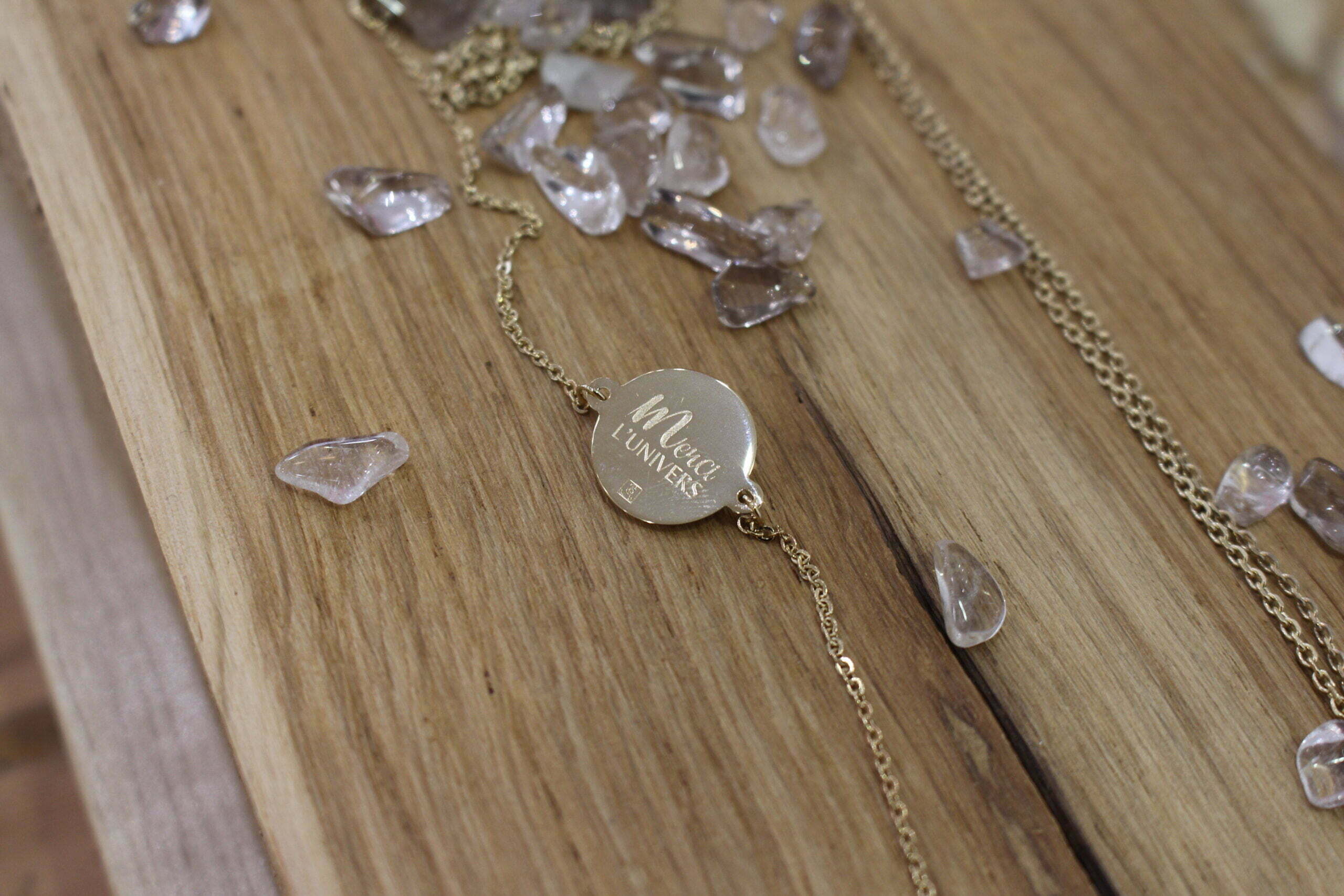 médaille merci l'univers en plaqué or