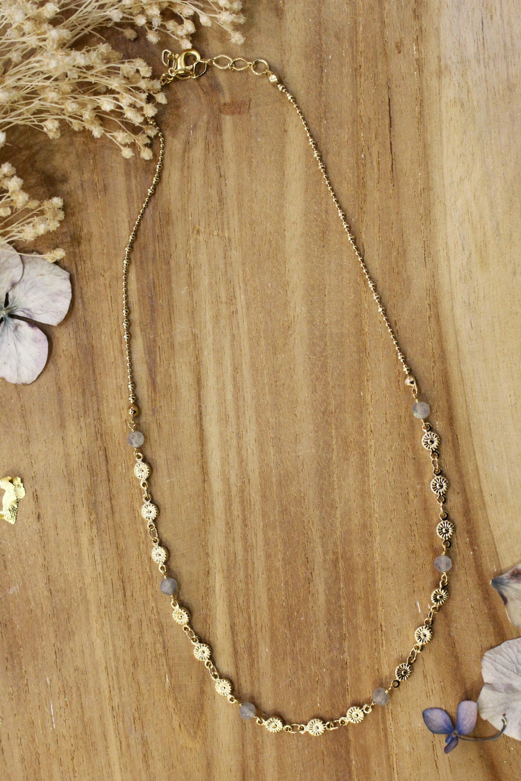 collier printemps doré et perles en labradorite