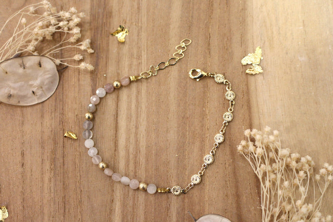 bracelet en laiton doré et pierre de lune pêche
