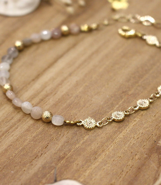 bracelet en laiton doré à l'or 24 carats et pierres de lune pêche