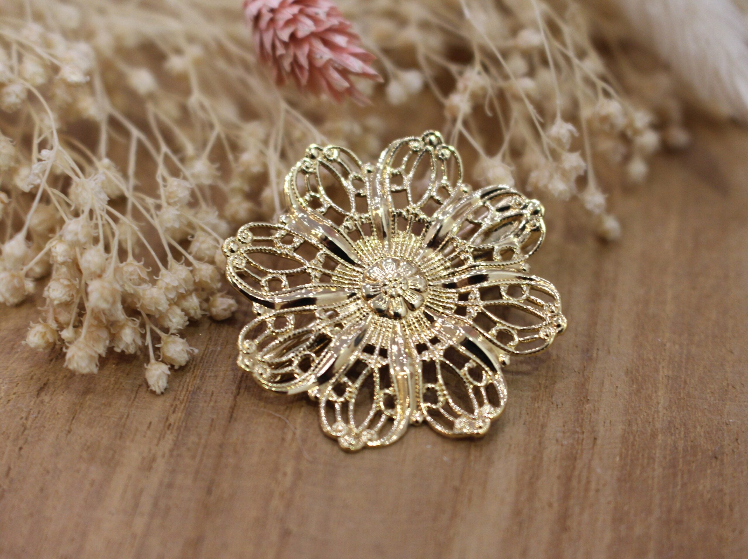 broche fleur doré à l'or 24 carat