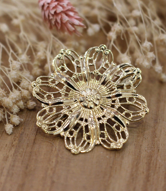 broche fleur doré à l'or 24 carat