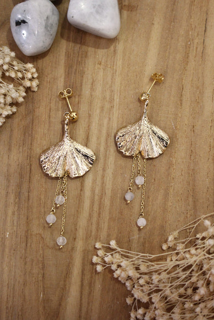 boucles d'oreilles gingko dorées et pierre de lune