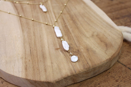 collier de mariée en laiton doré et perle d'eau douce
