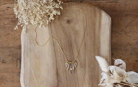collier pluie flow en quartz rose, bijou pour femme doré à l'or 24 carats