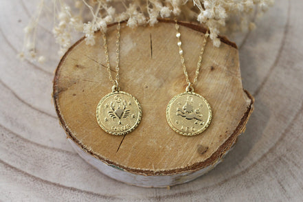 colliers signes astrologiques cancer et lion, collier doré pour femme
