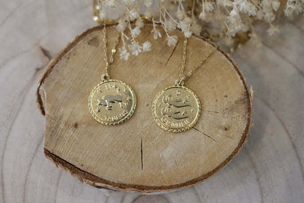 colliers signes astrologiques en laiton doré à l'or 24 carats, colliers taureau et gémeaux