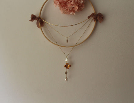 collier de dos pour mariée, avec fleur dorée et perles d'eau douce