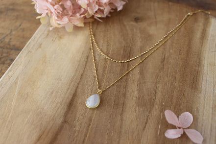 collier de dos pour mariée, collier double rang en pierre de lune