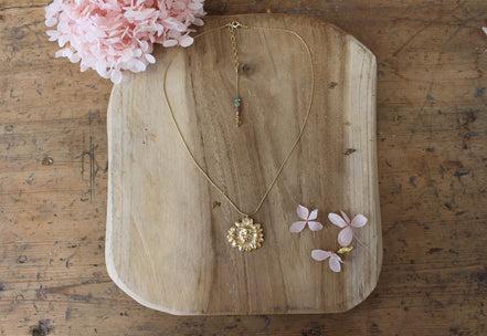 collier pour femme, collection Roméo, en laiton doré et pierres naturelles