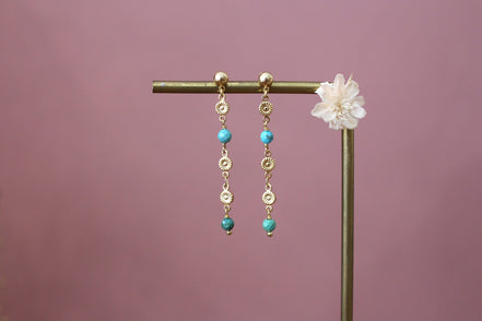 boucles d'oreilles pour femme en laiton doré à l'or 24 carats et perles en turquoise