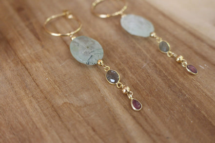 boucles d'oreilles élégantes pour femme en laiton doré et phrénite épidote
