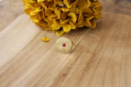 Bague solaire plaqué or avec une cornaline