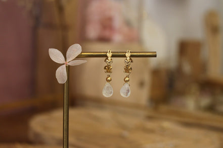 créoles en laiton doré avec une pierre de lune, boucles d'oreilles féminines