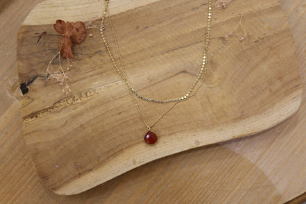 collier double rang doré pendentif doré cornaline