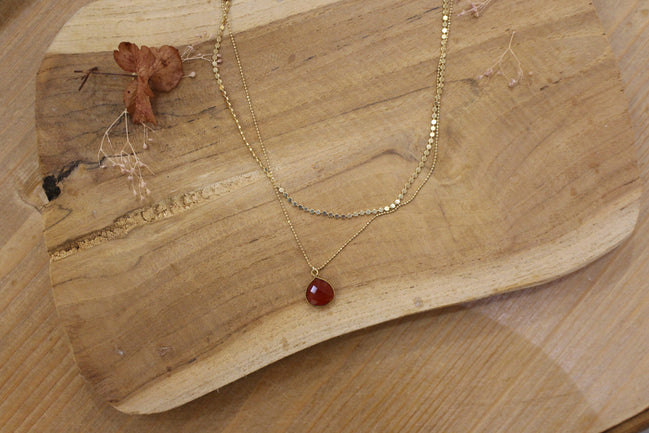 collier double rang doré pendentif doré cornaline