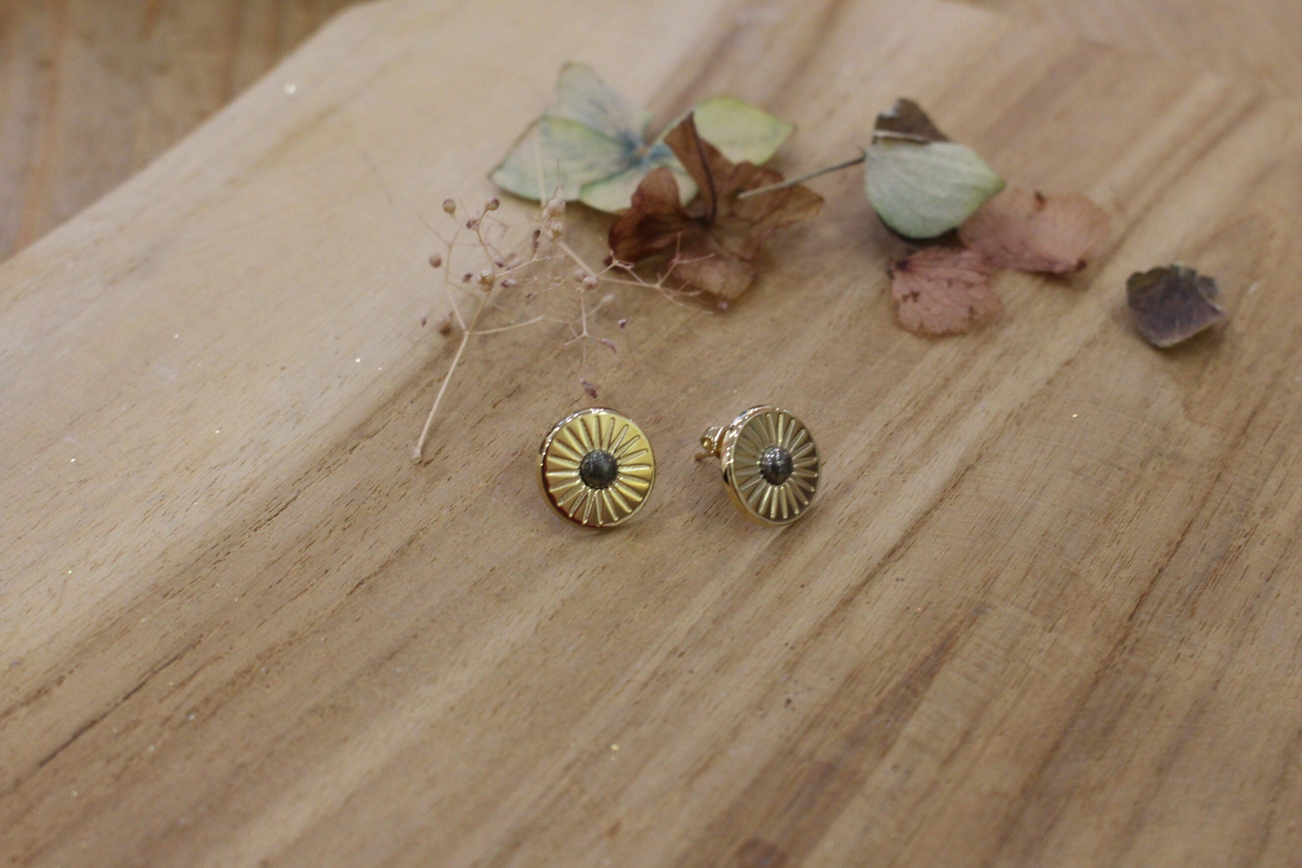 boucles d'oreilles puces soleil plaqué or pyrite