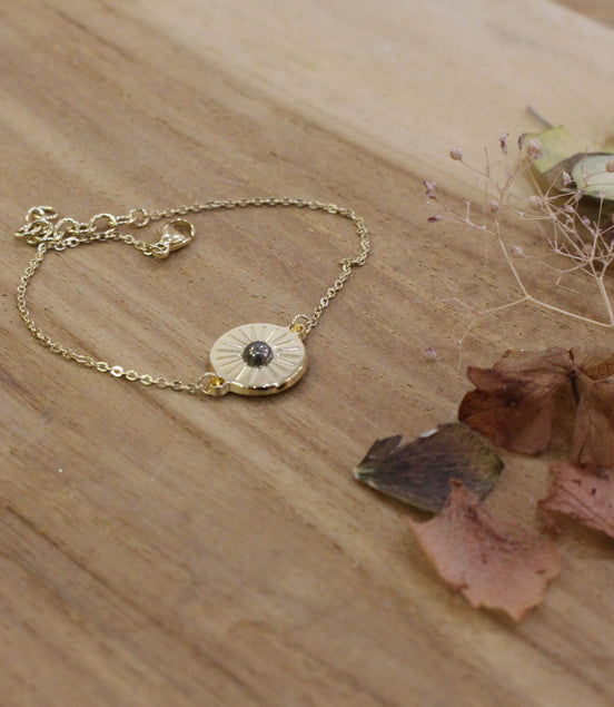 bracelet plaqué or médaille solaire pyrite