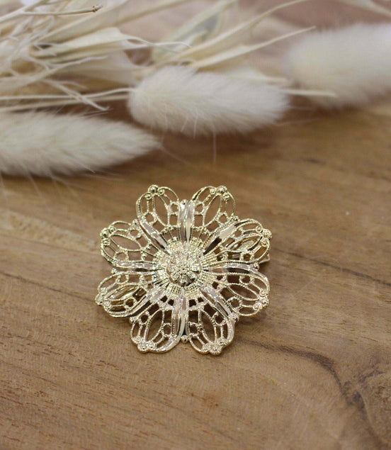 broche fleur en laiton doré à l'or 24 carat