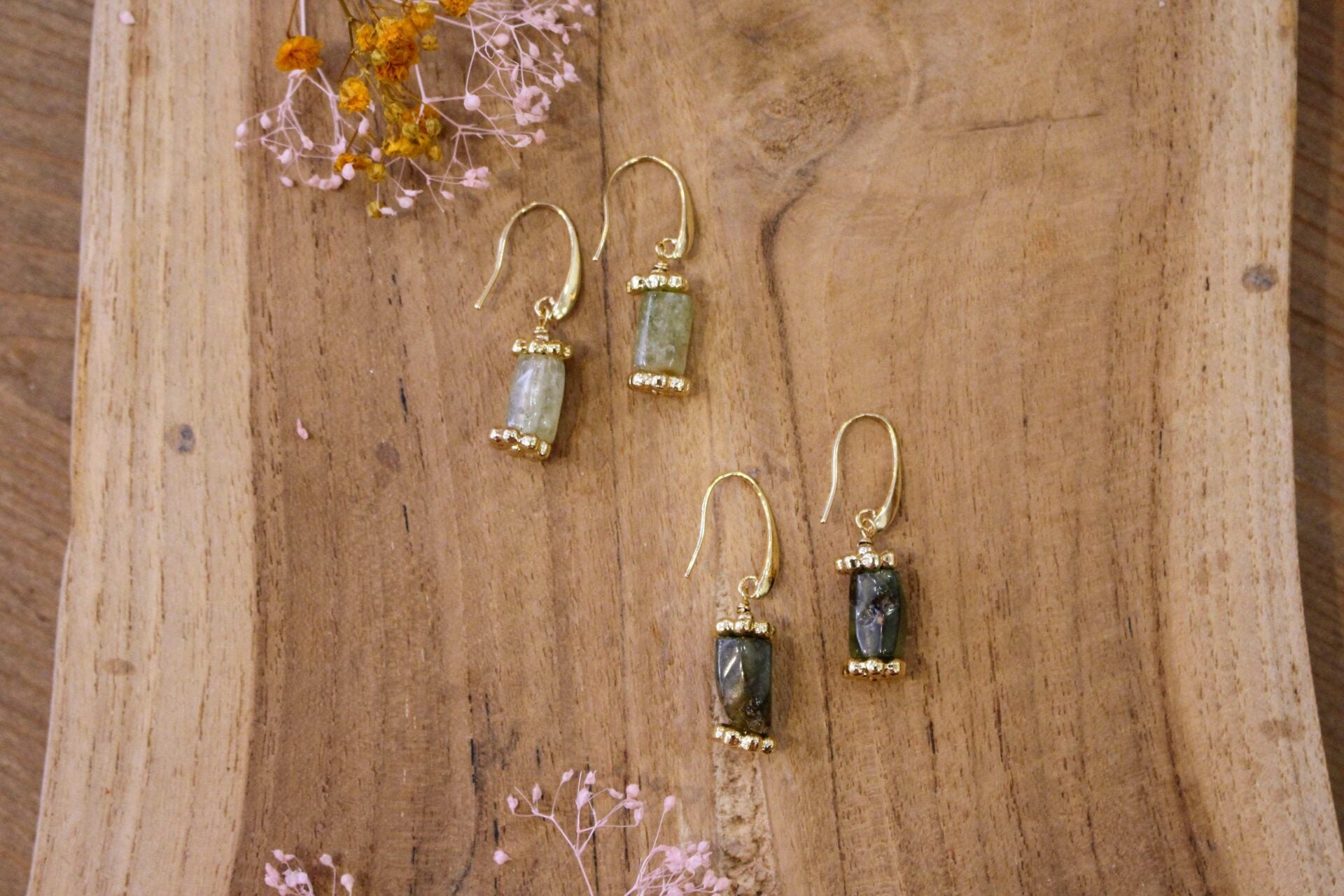 Boucles d'oreilles MAGIC grenat vert