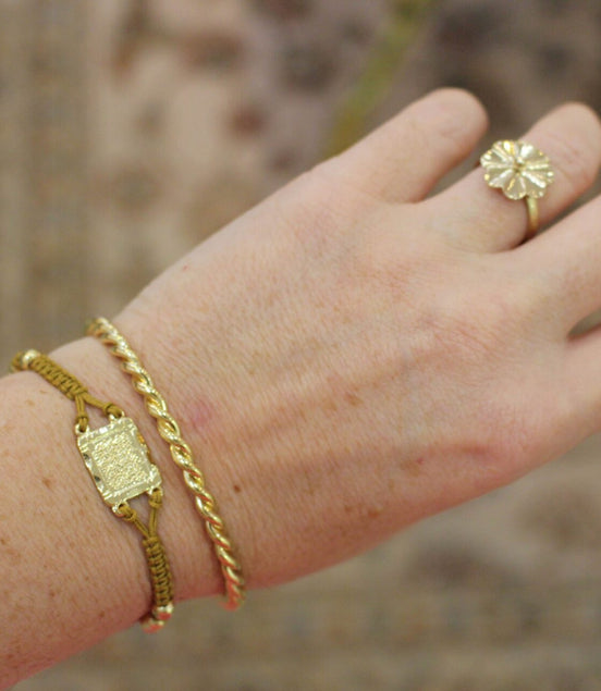 Idée cadeau bijou femme bracelet jonc doré torsadé femme