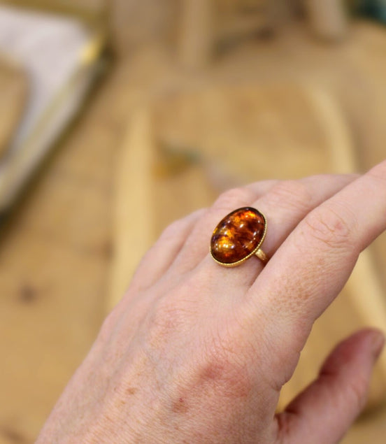 bague ambre et laiton doré 24 carats