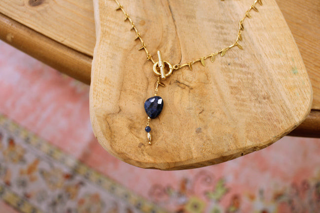 Collier QUIÉTUDE doré dumortierite - saphir