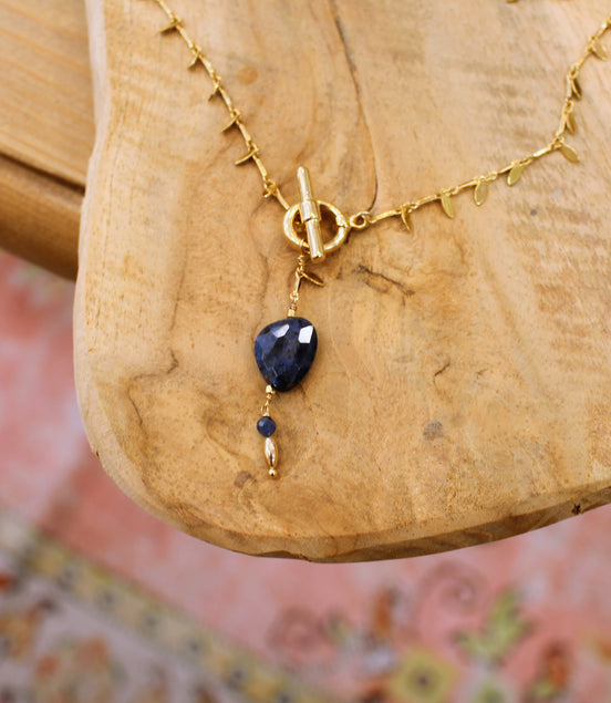 Collier QUIÉTUDE doré dumortierite - saphir