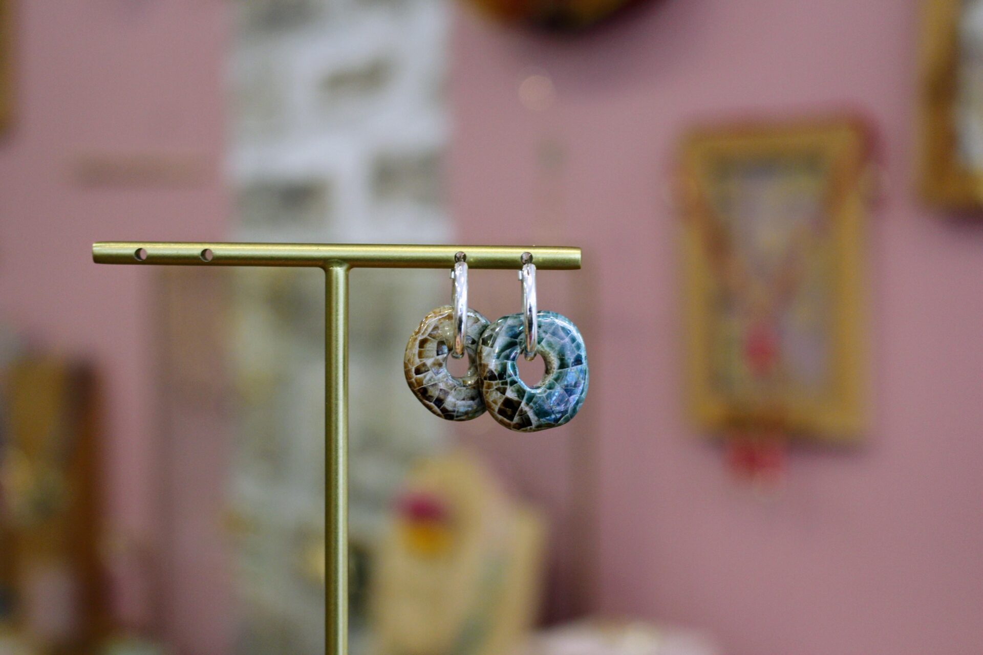 bijou boucles d'oreilles argentée créoles medium disque amovible en céramique émaillé bleu beige