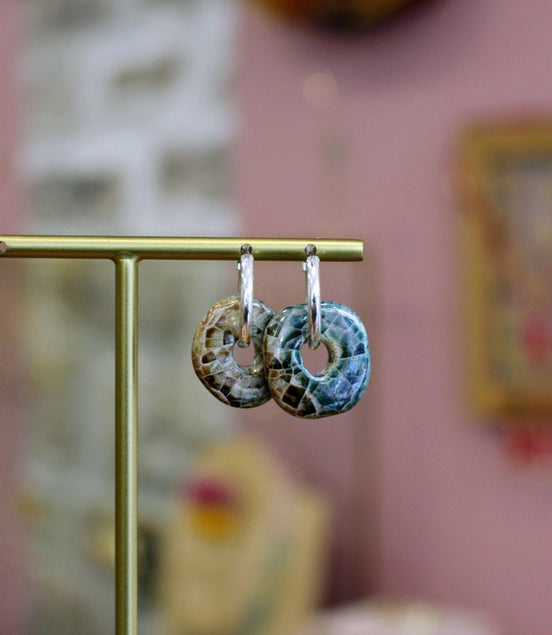 bijou boucles d'oreilles argentée créoles medium disque amovible en céramique émaillé bleu beige