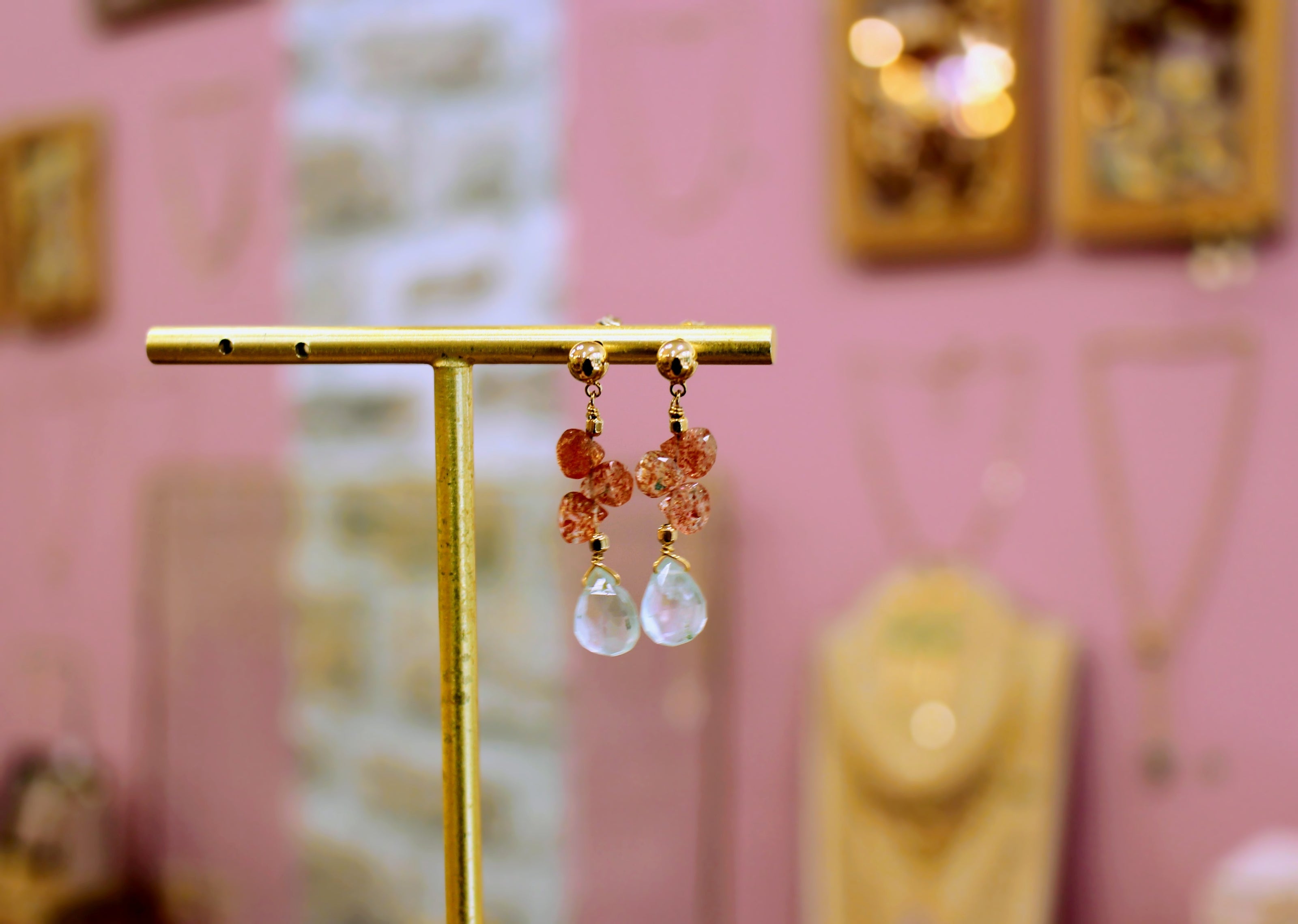 Boucles d'oreilles GRAPPES pierres de soleil et préhnite épidote