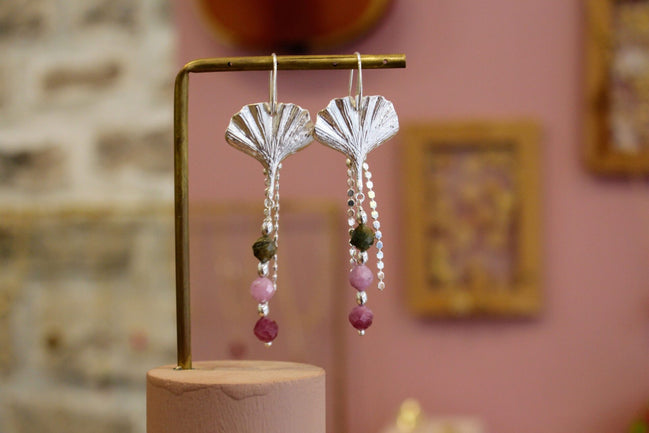 boucles d'oreilles argent gingko biloba et saphirs rose et parme