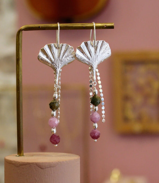 boucles d'oreilles argent gingko biloba et saphirs rose et parme