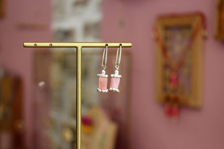 boucles d'oreilles argenté et pierre fine opale rose