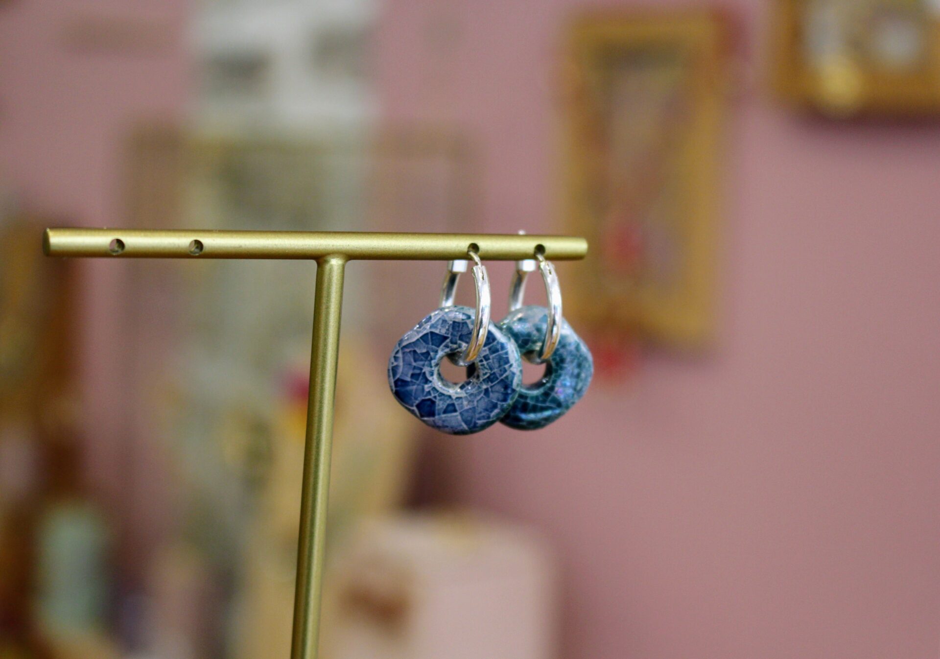 boucles d'oreilles créoles argentées disque amovible céramique émaillée bleu