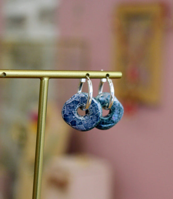 boucles d'oreilles créoles argentées disque amovible céramique émaillée bleu