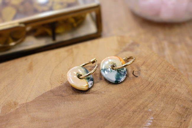 boucles d'oreilles créoles et donut céramique bleu turquoise et orange